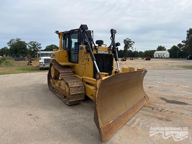 Image of Caterpillar D6T XL equipment image 2