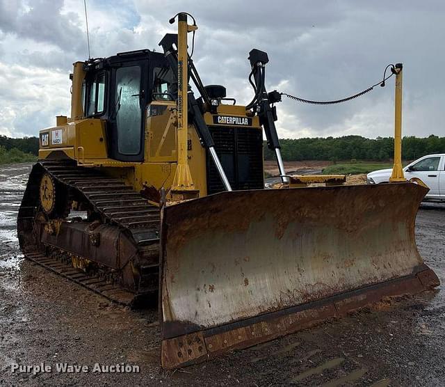 Image of Caterpillar D6T XW equipment image 2