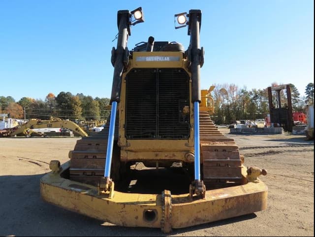Image of Caterpillar D8T equipment image 2