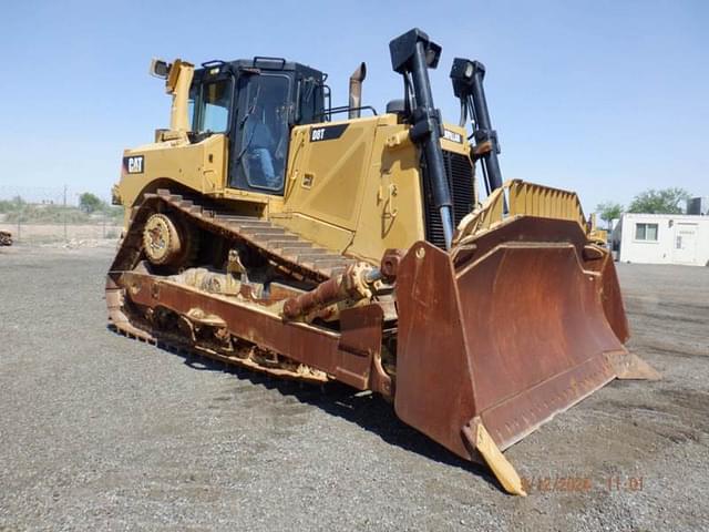 Image of Caterpillar D8T equipment image 1