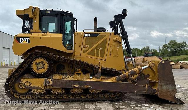 Image of Caterpillar D8T LGP equipment image 3