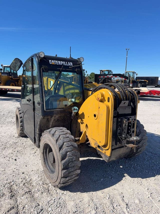 Image of Caterpillar TH255 equipment image 4