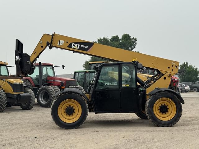 Image of Caterpillar TL642C equipment image 2