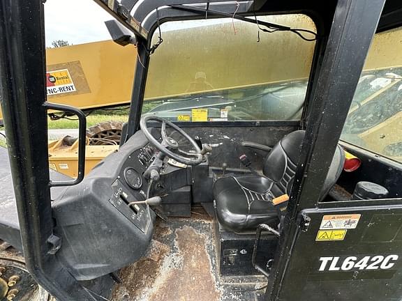 Image of Caterpillar TL642C equipment image 4