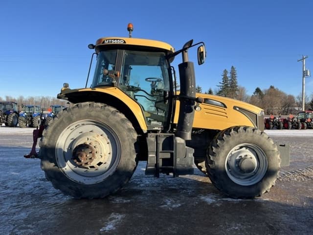 Image of Challenger MT565D equipment image 4