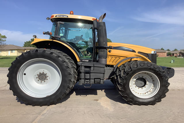 Image of Challenger MT675D equipment image 2