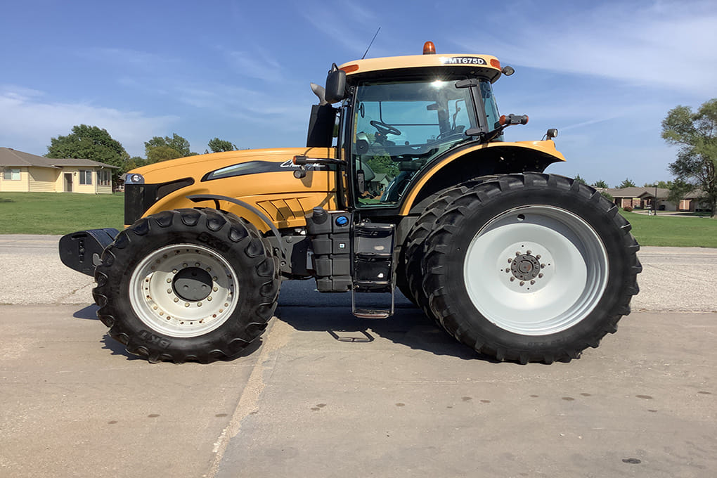 2012 Challenger MT675D Equipment Image0