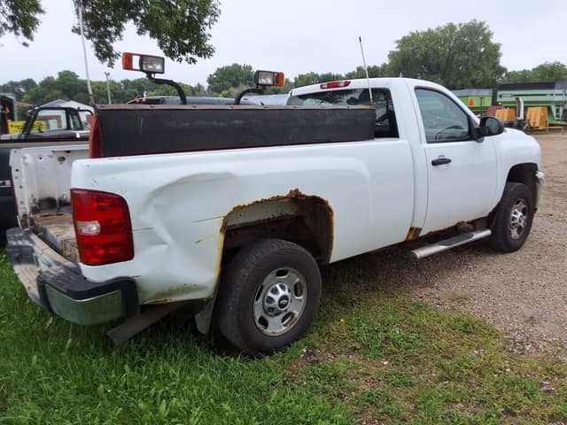 Image of Chevrolet 2500 equipment image 3
