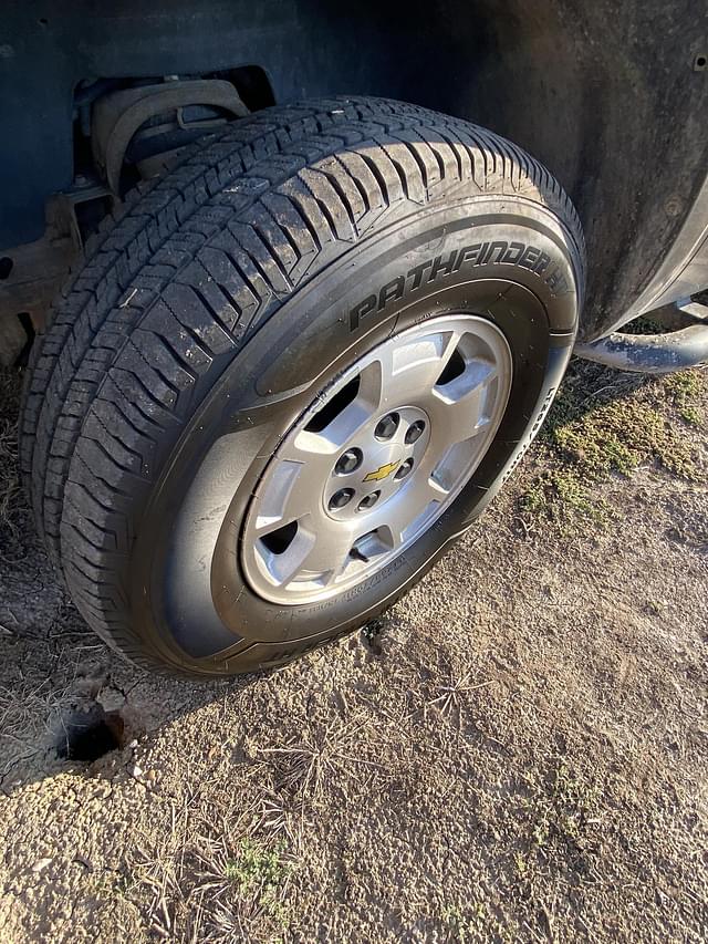 Image of Chevrolet Silverado equipment image 2