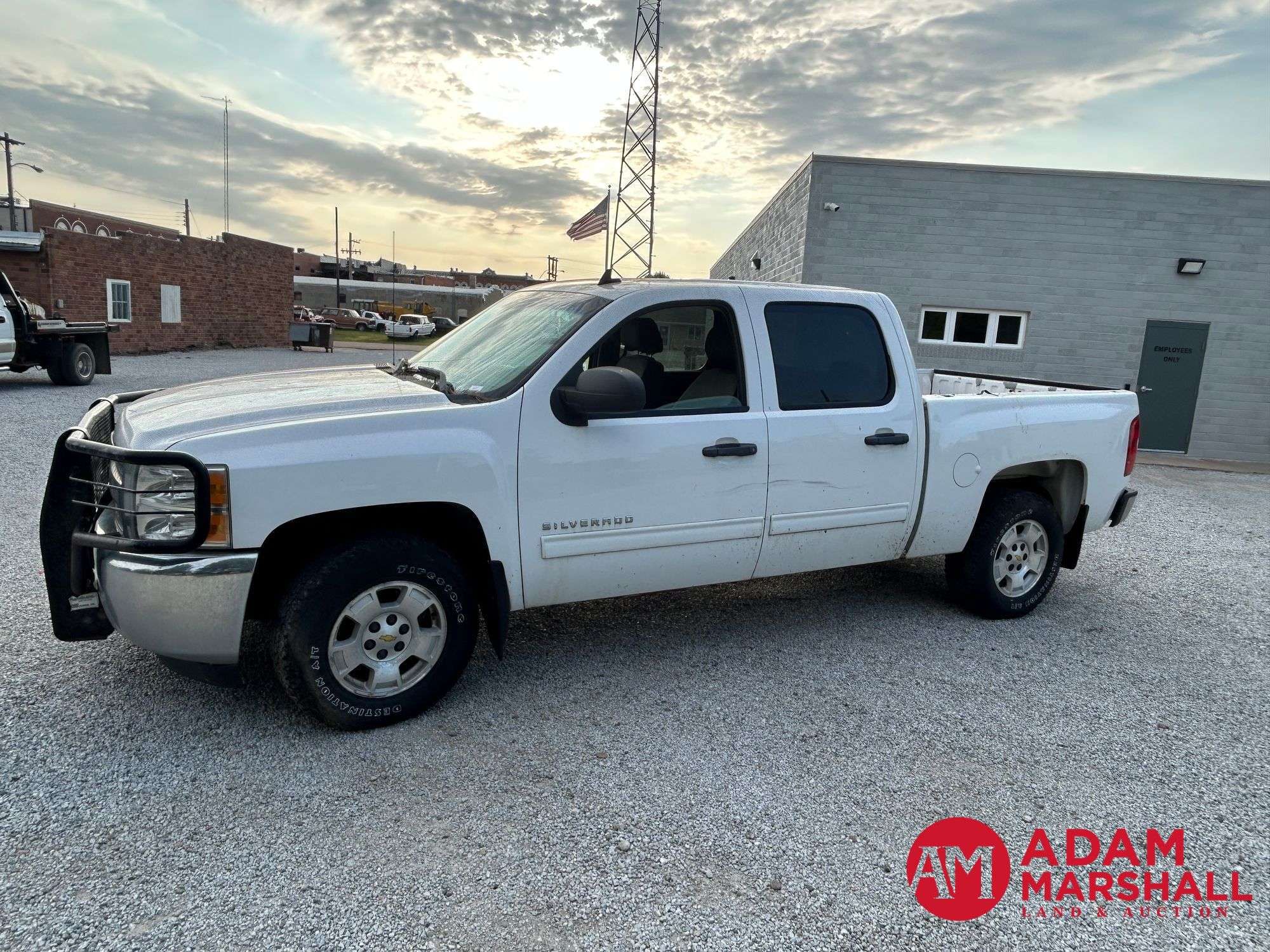 2012 Chevrolet 1500 Equipment Image0
