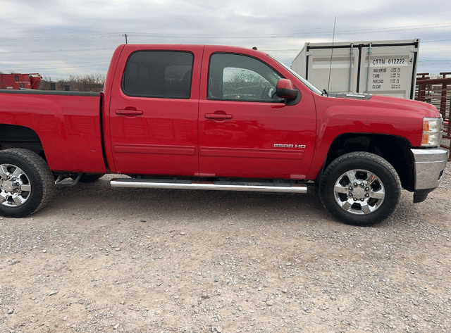 Image of Chevrolet 2500 equipment image 2
