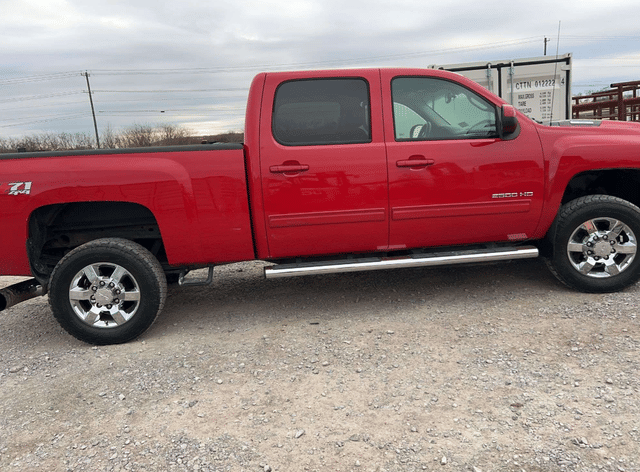 Image of Chevrolet 2500 equipment image 3