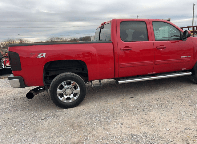 Image of Chevrolet 2500 equipment image 4