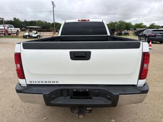 Image of Chevrolet 2500HD equipment image 3