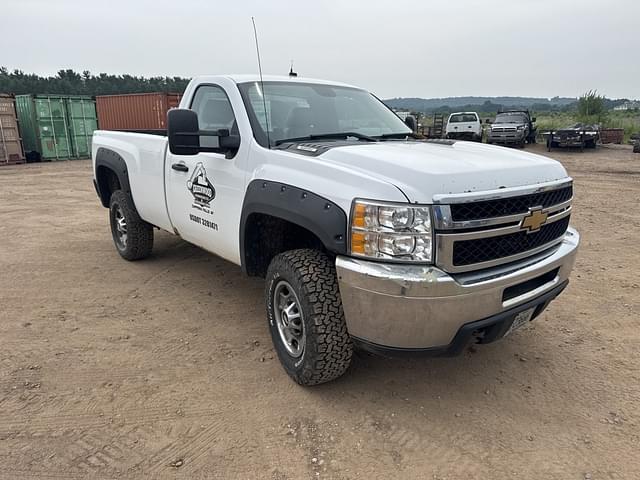 Image of Chevrolet 2500 equipment image 2