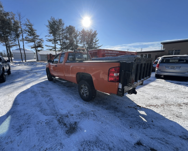 Image of Chevrolet 2500 equipment image 1