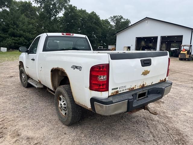 Image of Chevrolet 2500HD equipment image 2