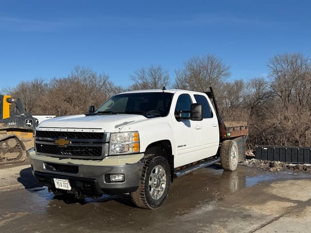 Image of Chevrolet 2500HD equipment image 2