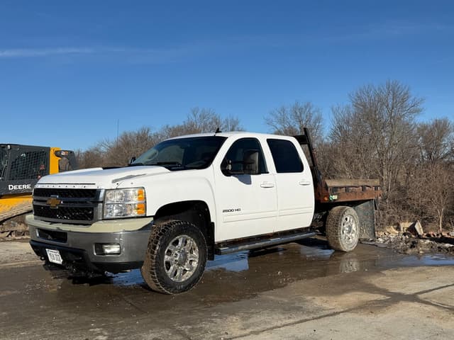 Image of Chevrolet 2500HD equipment image 3