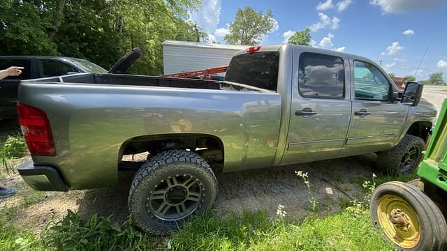 Image of Chevrolet 2500HD equipment image 3