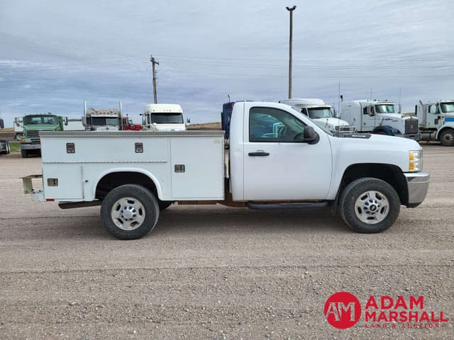 Image of Chevrolet 2500 equipment image 2