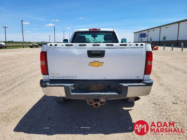 Image of Chevrolet 2500HD equipment image 4
