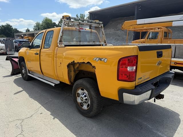 Image of Chevrolet 2500HD equipment image 2