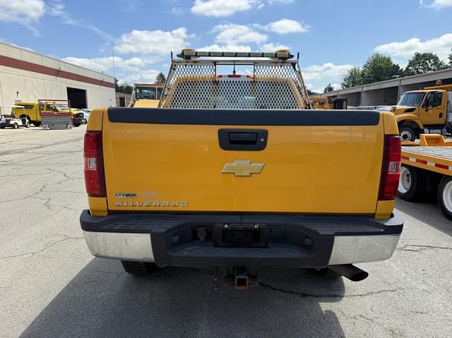 Image of Chevrolet 2500HD equipment image 3