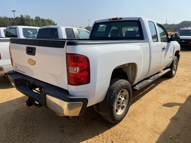 Image of Chevrolet 2500HD equipment image 2