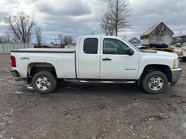 Image of Chevrolet 2500HD equipment image 4