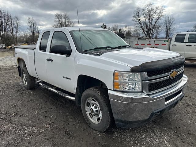 Image of Chevrolet 2500HD equipment image 2