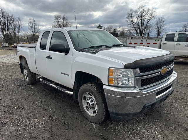 Image of Chevrolet 2500HD equipment image 3