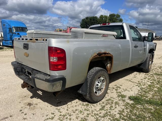 Image of Chevrolet 2500HD equipment image 2