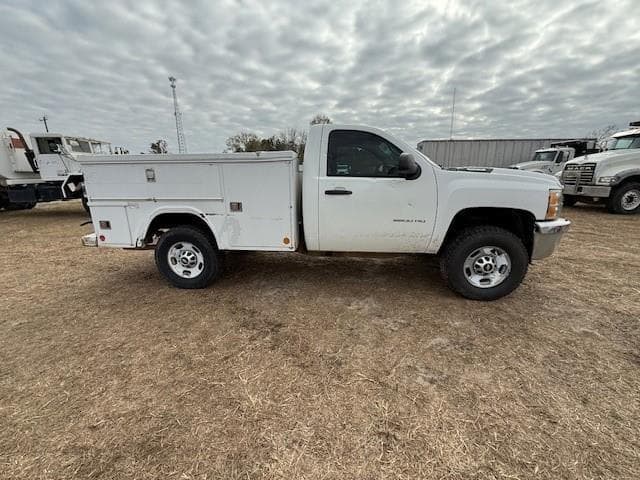 Image of Chevrolet 2500HD equipment image 1