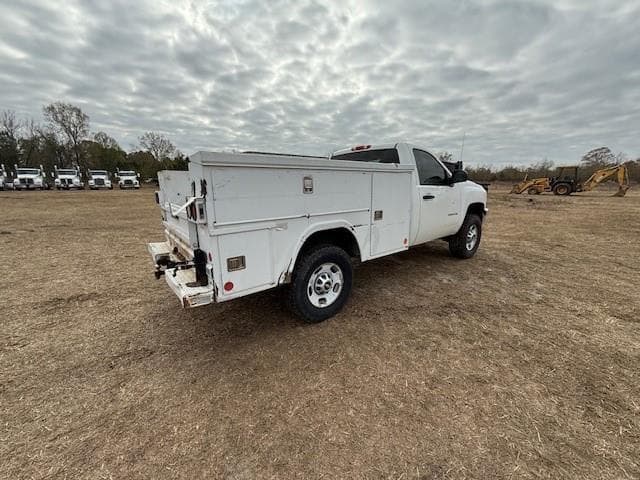 Image of Chevrolet 2500HD equipment image 2