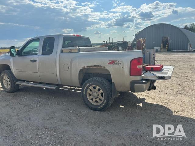 Image of Chevrolet 2500HD equipment image 3