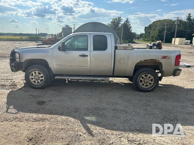 Image of Chevrolet 2500HD equipment image 2
