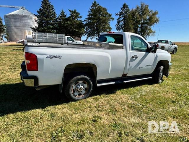 Image of Chevrolet 2500HD equipment image 3