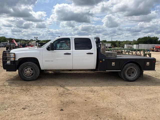 Image of Chevrolet 3500 equipment image 1