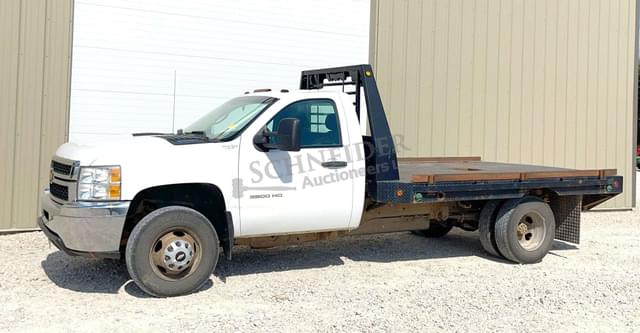 Image of Chevrolet 3500 equipment image 1