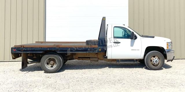 Image of Chevrolet 3500 equipment image 2