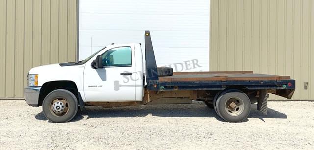 Image of Chevrolet 3500 equipment image 3