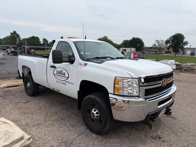 Image of Chevrolet 3500 equipment image 2