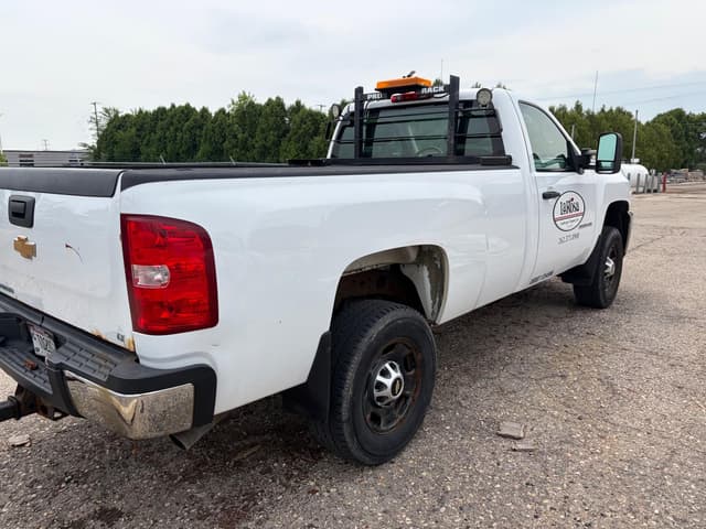 Image of Chevrolet 3500 equipment image 3