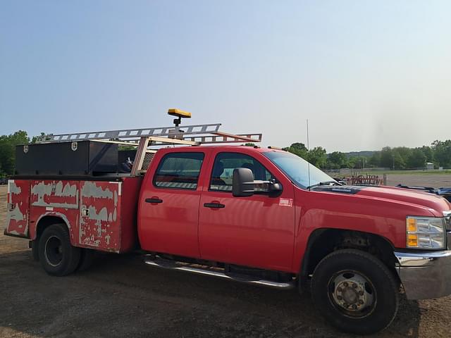 Image of Chevrolet 3500 equipment image 1