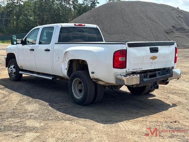 Image of Chevrolet 3500 equipment image 2