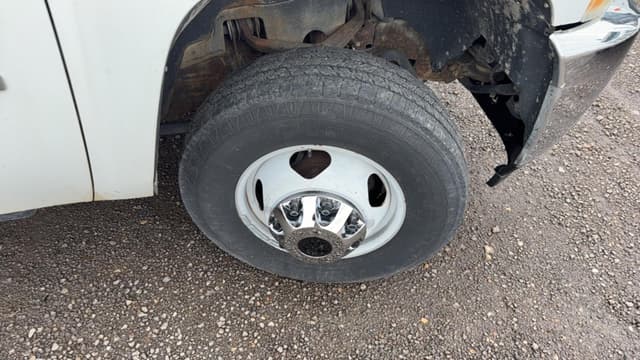 Image of Chevrolet 3500 equipment image 4