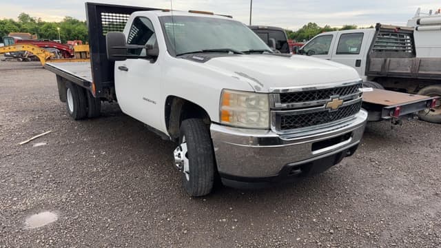 Image of Chevrolet 3500 equipment image 2