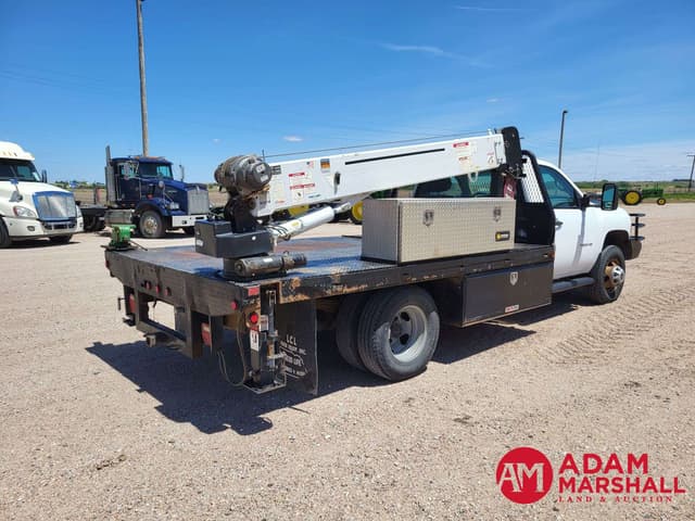Image of Chevrolet 3500HD equipment image 3