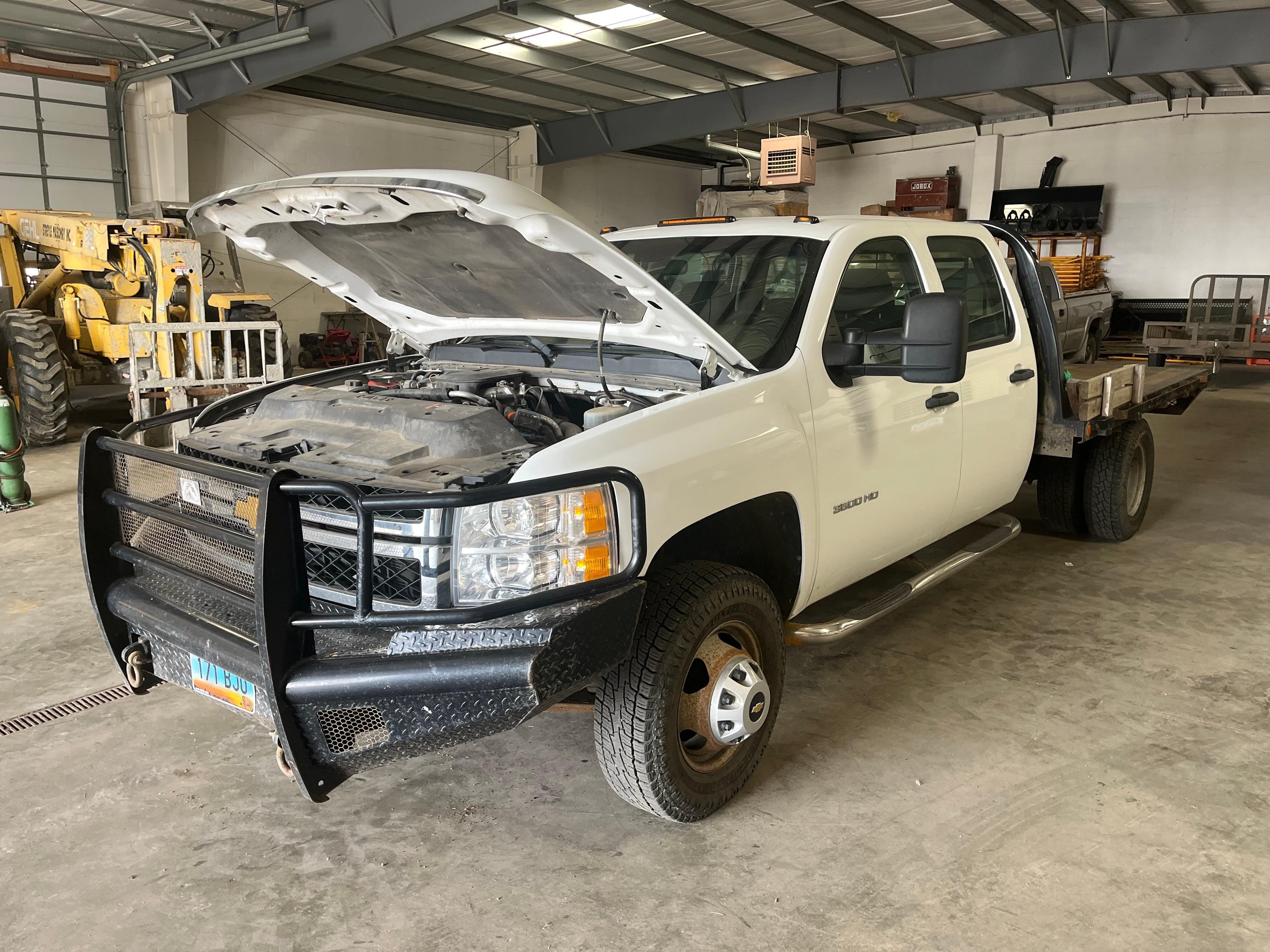 2012 Chevrolet 3500HD Equipment Image0